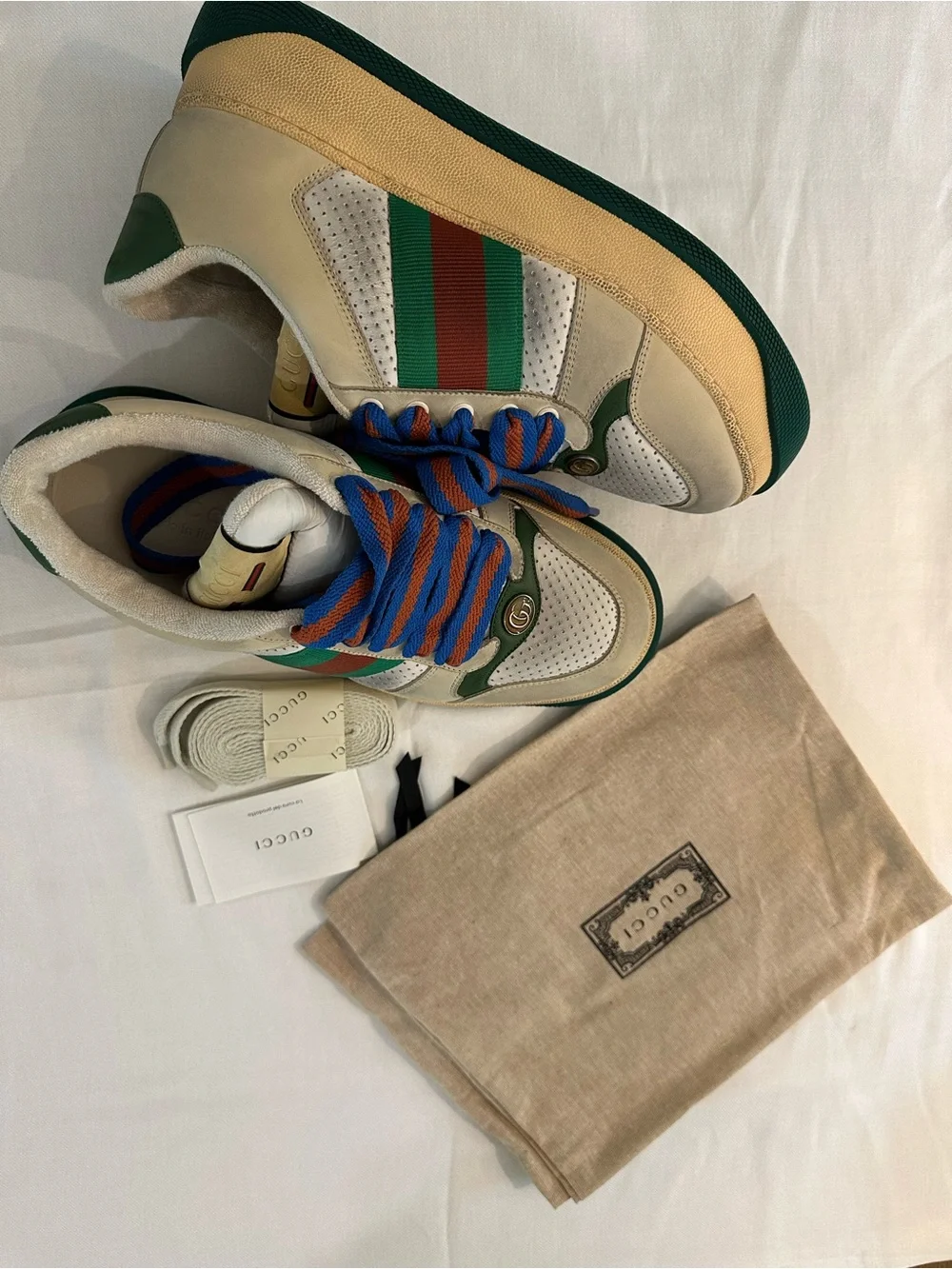Gucci men Beige Leather Sneakers with Green & Red Stripes and Blue Laces